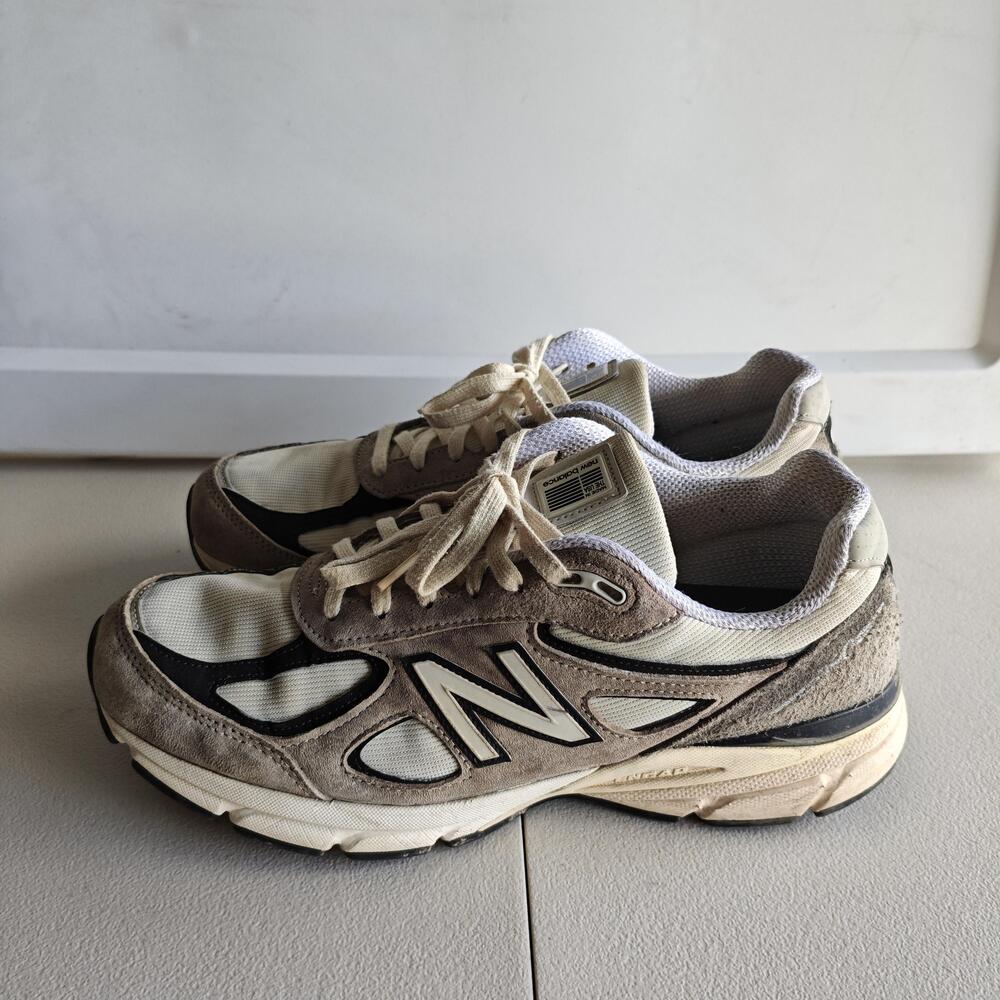 New Balance 990v4 Shoes Mens Size 10.5 Beige Suede Running Sneakers Made USA